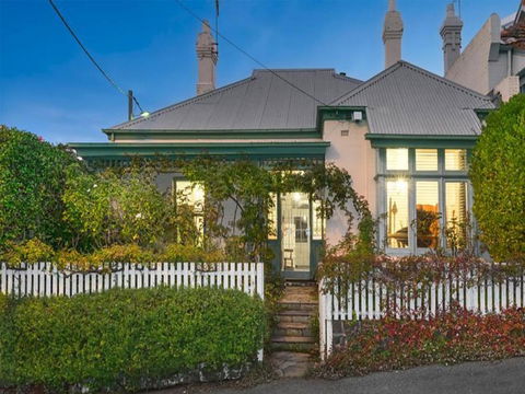 LittleStay Airlie - 2 Bedroom House - Pubs and Clubs 2