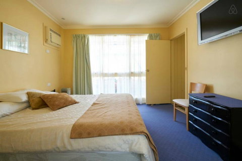 Cottages For Two - Pubs and Clubs 6