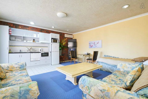 Cottages For Two - Pubs and Clubs 15