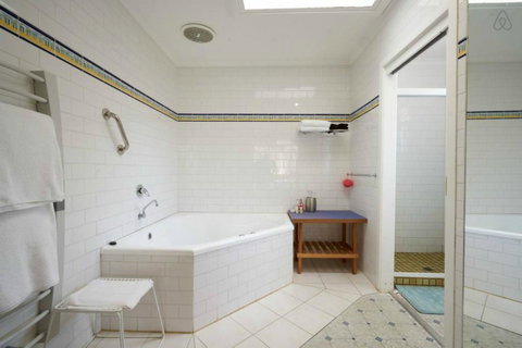 Cottages For Two - Pubs and Clubs 14