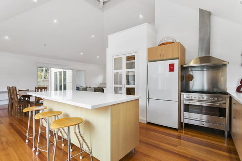 Perfect Blairgowrie Beach House - Go Out 3