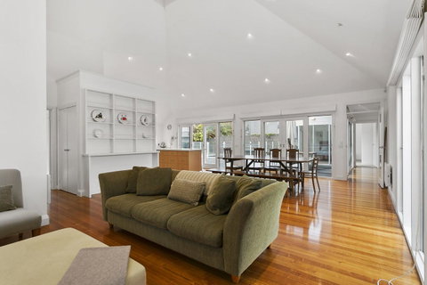 Perfect Blairgowrie Beach House - Go Out 4