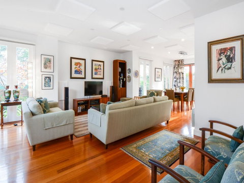 Boutique Stays - Maple On Kent - Go Out 2