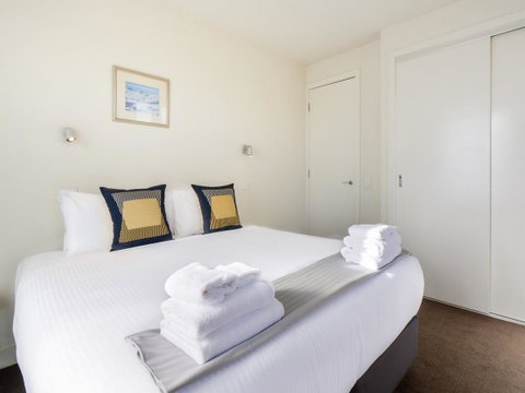 Boutique Stays - Maple On Kent - Go Out 18