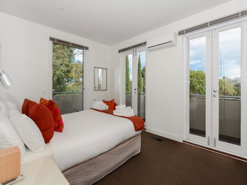 Boutique Stays - Maple On Kent - Go Out 13