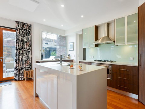 Boutique Stays - Maple On Kent - Go Out 4