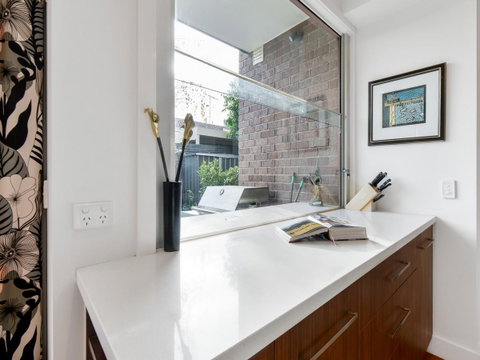 Boutique Stays - Maple On Kent - Go Out 5