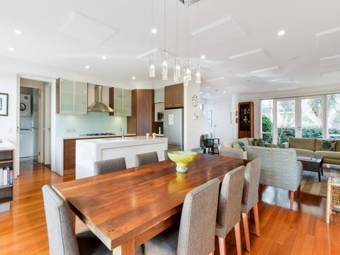 Boutique Stays - Maple On Kent - Go Out 3