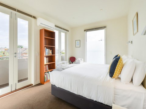 Boutique Stays - Maple On Kent - Go Out 19