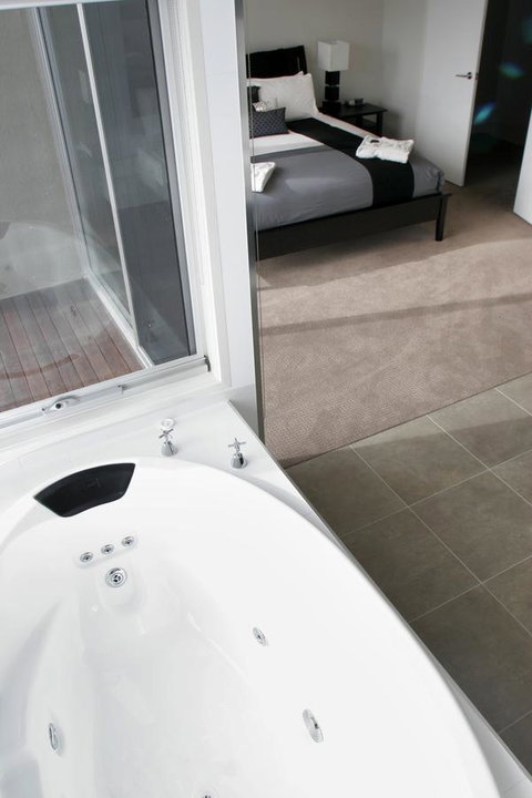 104 On Merri Apartments - Pubs and Clubs 2