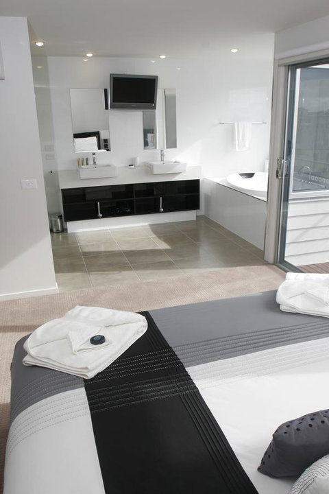 104 On Merri Apartments - Pubs and Clubs 5