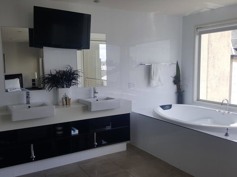 104 On Merri Apartments - Pubs and Clubs 19