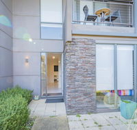 Stylish 3 Bedroom Condo - Pubs and Clubs