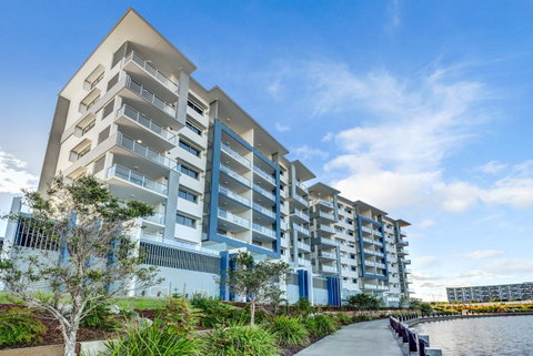 Aquarius Kawana - Pubs and Clubs 1