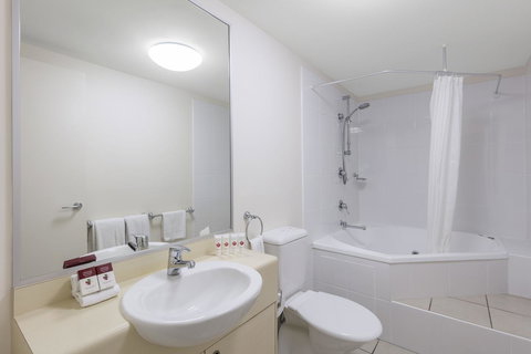 Ramada By Wyndham Marcoola Beach - Pubs and Clubs 8