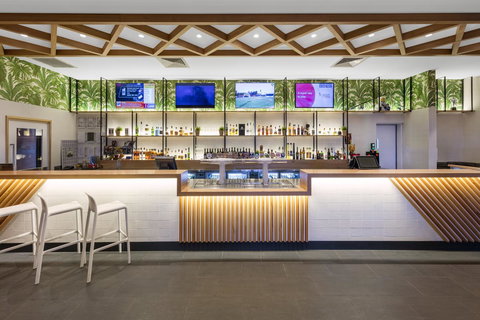 Ramada By Wyndham Marcoola Beach - Pubs and Clubs 33