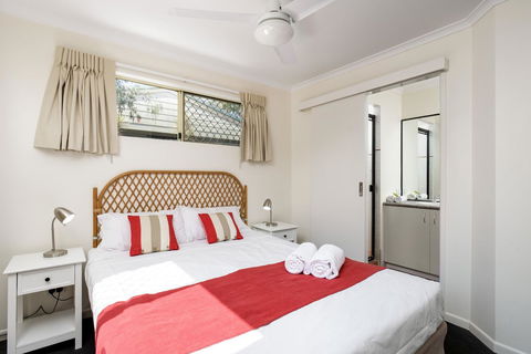 Rainbow Getaway Holiday Apartments - Go Out 5