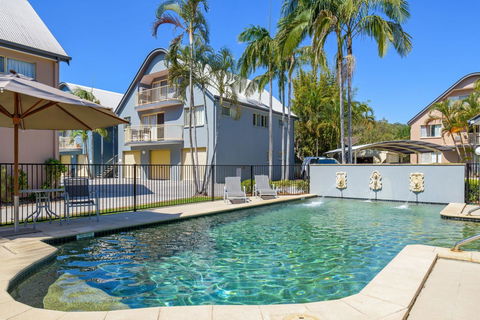 Rainbow Getaway Holiday Apartments - Go Out 13