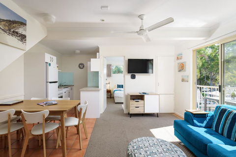 Rainbow Getaway Holiday Apartments - Go Out 4