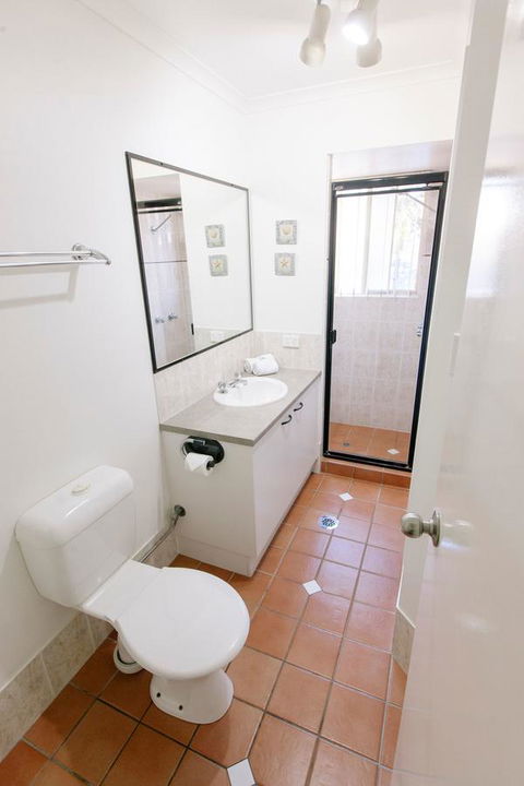 Rainbow Getaway Holiday Apartments - Go Out 28
