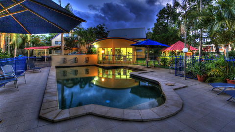 Rainbow Getaway Holiday Apartments - Go Out 35