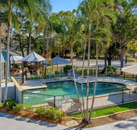 Rainbow Getaway Holiday Apartments - Pubs and Clubs