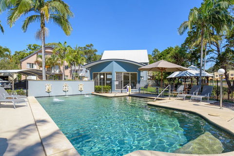 Rainbow Getaway Holiday Apartments - Go Out 14