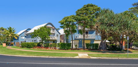 Rainbow Getaway Holiday Apartments - Go Out 19