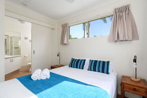 Rainbow Getaway Holiday Apartments - Go Out 3