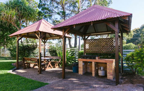Rainbow Getaway Holiday Apartments - Go Out 26