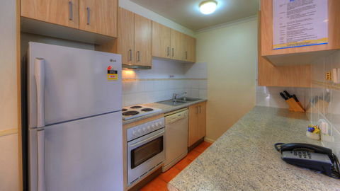 Rainbow Getaway Holiday Apartments - Go Out 33
