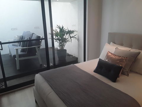 Sunseeker Holiday Apartments - Pubs and Clubs 8