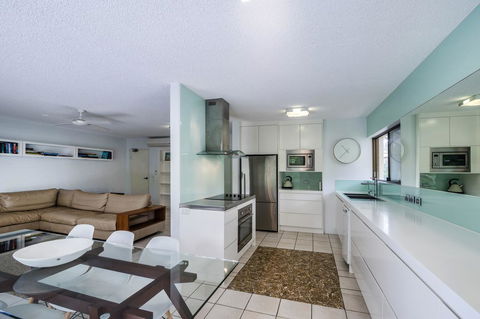 Sunseeker Holiday Apartments - Pubs and Clubs 38