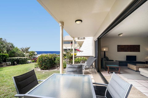 Sunseeker Holiday Apartments - Pubs and Clubs 6