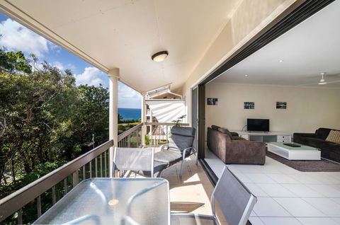 Sunseeker Holiday Apartments - Pubs and Clubs 0
