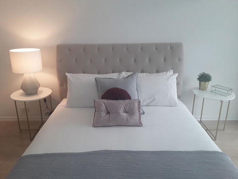 Sunseeker Holiday Apartments - Pubs and Clubs 9