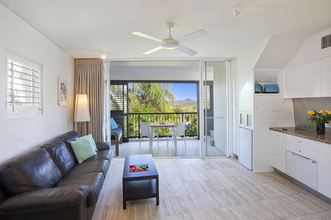 Noosa Blue Resort - Pubs and Clubs 3