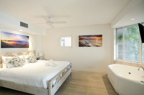 Noosa Blue Resort - Pubs and Clubs 7