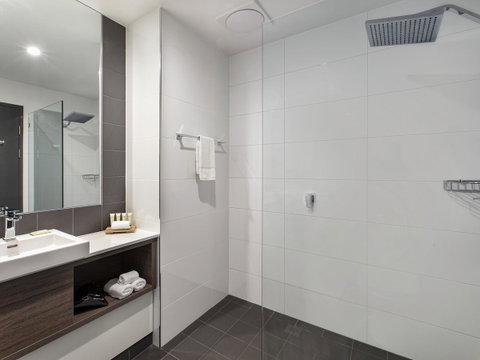 Mercure Sunshine Coast Kawana Waters - Pubs and Clubs 15