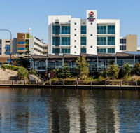 BEST WESTERN PLUS Lake Kawana Hotel - Pubs and Clubs