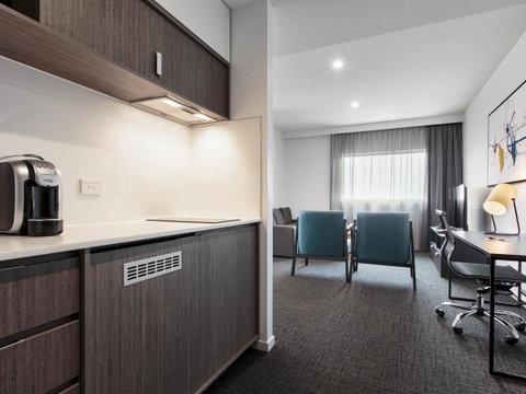 Mercure Sunshine Coast Kawana Waters - Pubs and Clubs 17