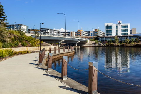 Mercure Sunshine Coast Kawana Waters - Pubs and Clubs 6