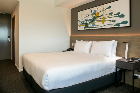 Mercure Sunshine Coast Kawana Waters - Pubs and Clubs 21