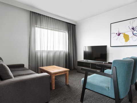 Mercure Sunshine Coast Kawana Waters - Pubs and Clubs 16