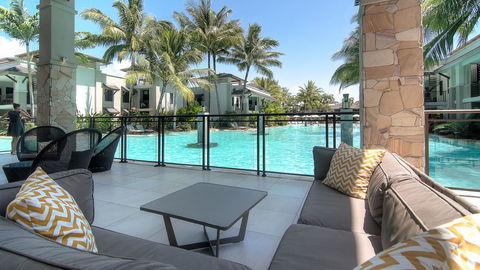 Luxury Apartments At Temple Resort And Spa Port Douglas - Pubs and Clubs 5