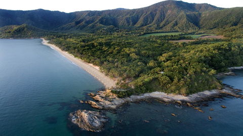 Thala Beach Nature Reserve - Pubs and Clubs 32