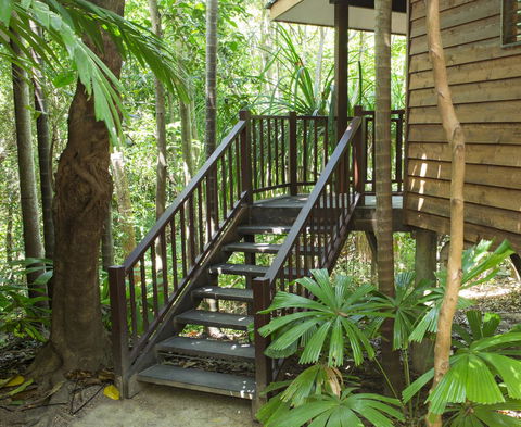 Thala Beach Nature Reserve - Pubs and Clubs 22