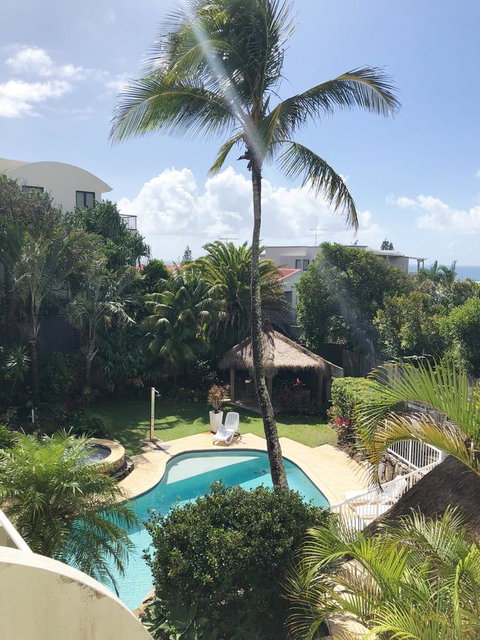 Sunshine Beach Luxe Apartment - Go Out 24