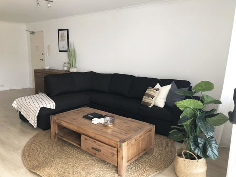 Sunshine Beach Luxe Apartment - Go Out 20