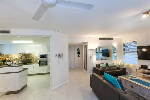 Emerald Noosa - Pubs and Clubs 8